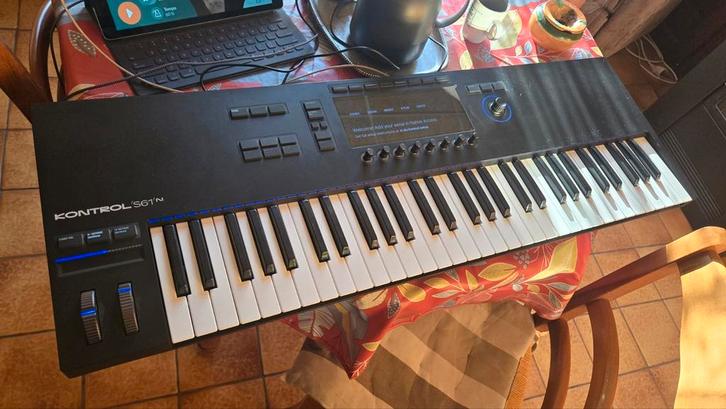 Inheems instrument Komplete Kontrol s61 MK3, Muziek en Instrumenten, Keyboards, Nieuw, 61 toetsen, Overige merken, Midi-aansluiting