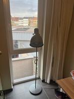 staande lamp aröd, Huis en Inrichting, Lampen | Vloerlampen, Ophalen, Zo goed als nieuw, Metaal, 150 tot 200 cm