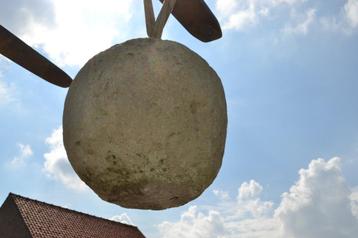 sphère de pierre dure antique et unique, Enlèvement ou Envoi