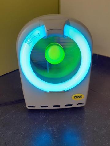 Insectenvanger met UVA-ventilator beschikbaar voor biedingen