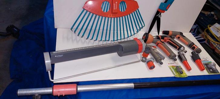 Kit de jardin Gardena complet - arroseurs, manche, râteau,.., Jardin & Terrasse, Outils à main, Enlèvement