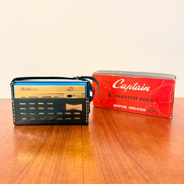 VINTAGE RADIO CAPTAIN SUPER DELUXE D 1964 NIEUW MET DOOS, Antiek en Kunst, Antiek | Tv's en Audio, Verzenden