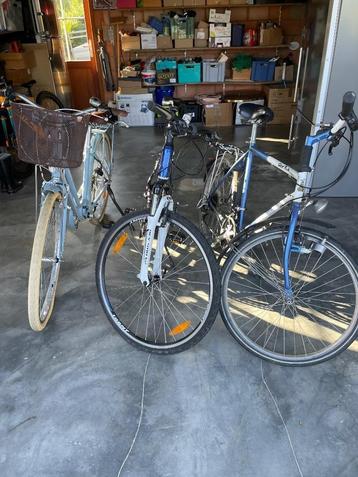 3 Vélos : 1de ville femme , 1 vtc homme , 1 Raleigh de ville beschikbaar voor biedingen