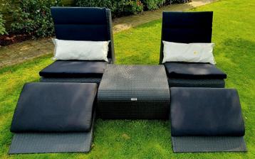 2 chaises longues et chaises Bristol