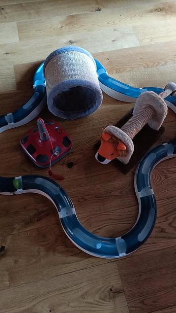 Kattenspeelgoed beschikbaar voor biedingen