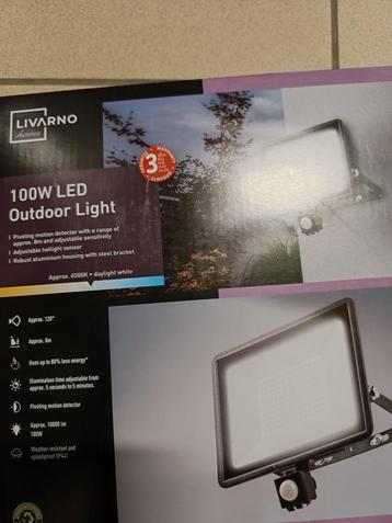 Buitenlamp beschikbaar voor biedingen