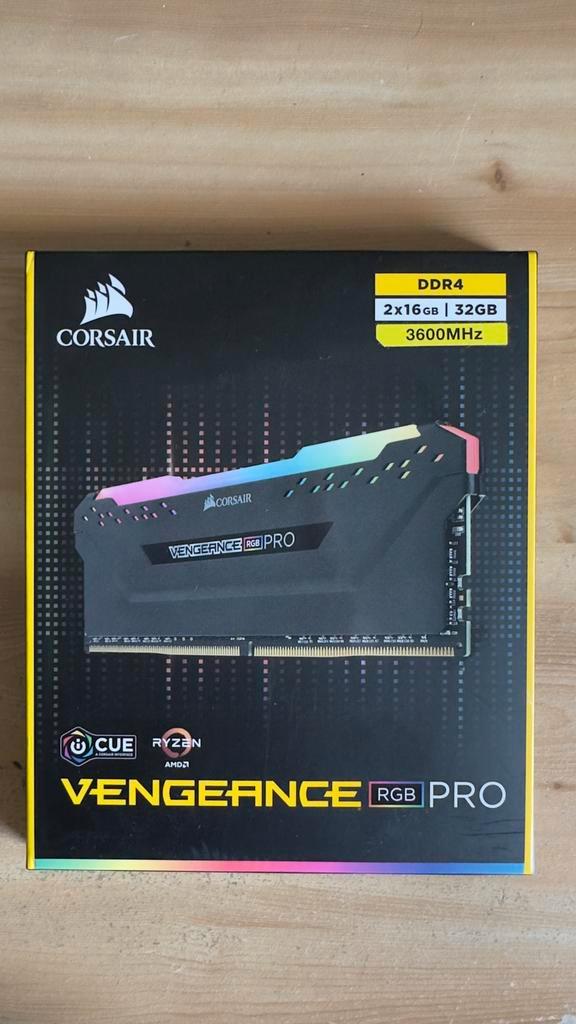 Corsair Vengeance RGB Pro, Computers en Software, RAM geheugen, Desktop, DDR4, Ophalen