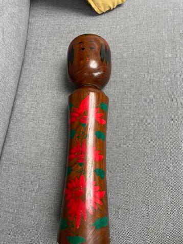 Japanse Kokeshi-pop 48 cm vintage uniek in donker hout beschikbaar voor biedingen