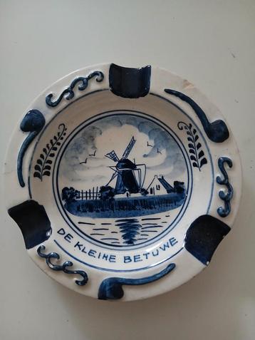Antiek Delfst Blauwe kleine asbak beschikbaar voor biedingen
