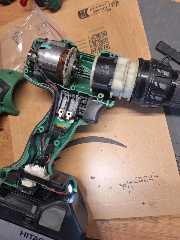 Hitachi DV 18 DBEL, Doe-het-zelf en Bouw, Gereedschap | Boormachines, Gebruikt, Ophalen of Verzenden