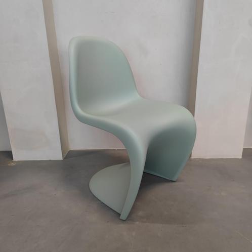 Vitra Panton chair- Mint green chair, Antiek en Kunst, Antiek | Meubels | Stoelen en Sofa's