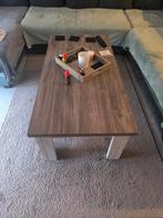 Tafel met 4 eetstoelen, Ophalen