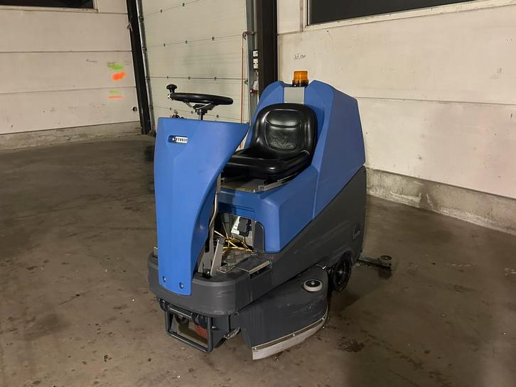 Poets schrobzuigmachine - Numatic TTV 678, Doe-het-zelf en Bouw, Reinigingsmachines, Ophalen