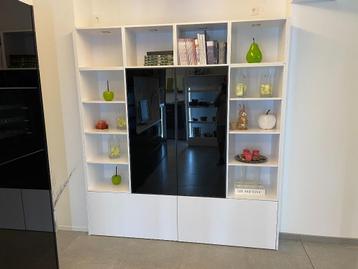 boekenkast / livingmeubel beschikbaar voor biedingen