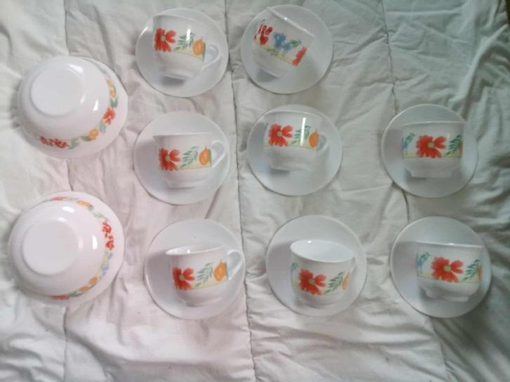 Oude koffiekopjes voor 8 personen, Huis en Inrichting, Keuken | Servies, Ophalen