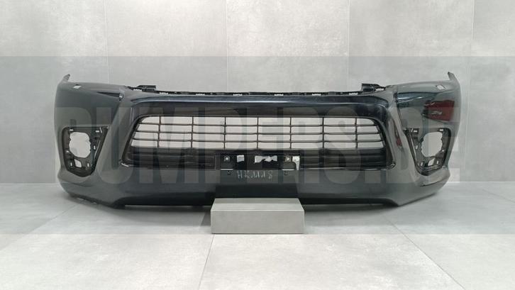 Bumper Toyota Hilux 8 VIII 15-18 53112-0K280 Voorbumper HK11, Auto-onderdelen, Carrosserie, Bumper, Voor, Gebruikt, 6 maanden garantie