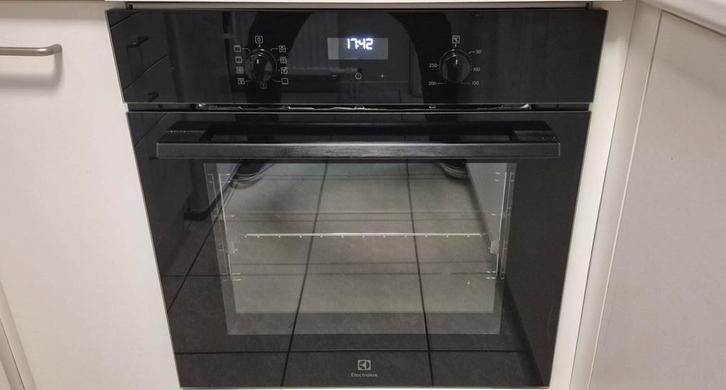 Bijna nieuwe inbouwoven v Elektrolux, Elektronische apparatuur, Ovens, Nieuw, Inbouw, Oven met grill, Hete lucht, Ophalen