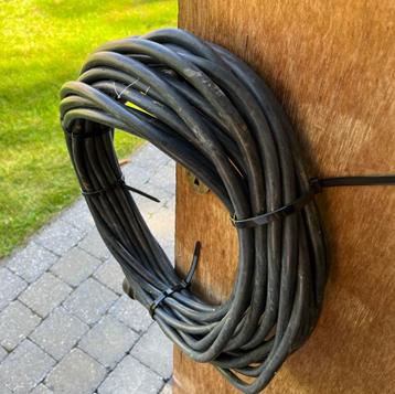 Elektrische verlengkabel zwart beschikbaar voor biedingen