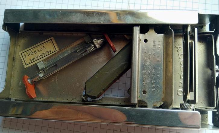 Antieke Scheermes Slijper: Allegro, Zwitserland, Antiek en Kunst, Curiosa en Brocante, Ophalen of Verzenden