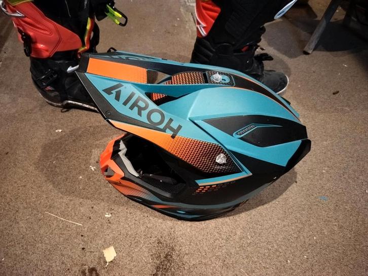 Crosshelm Airoh Twist 3 Shard, Fietsen en Brommers, Brommerhelmen, Zo goed als nieuw, Ophalen of Verzenden