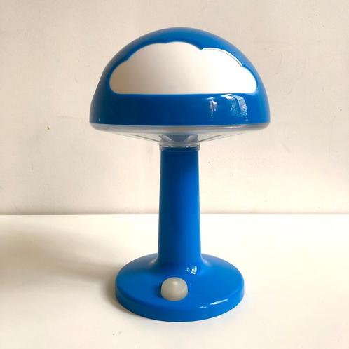 SKOJIG MUSHROOM LAMP • IKEA, Maison & Meubles, Lampes | Lampes de table, Comme neuf, Moins de 50 cm, Synthétique, Autres matériaux