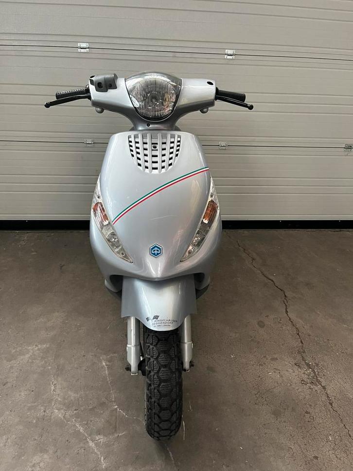 piaggio zip 4takt b klasse, Fietsen en Brommers, Scooters | Piaggio, Zo goed als nieuw, Zip, Klasse B (45 km/u), Benzine, Ophalen