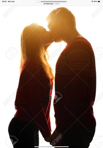 M zoekt V , vriendschap met respect voor mekaars leefwereld beschikbaar voor biedingen