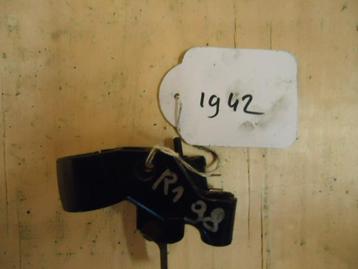 R1 1998 - 1999 Yamaha Koppelingshendel houder D1-17864 beschikbaar voor biedingen
