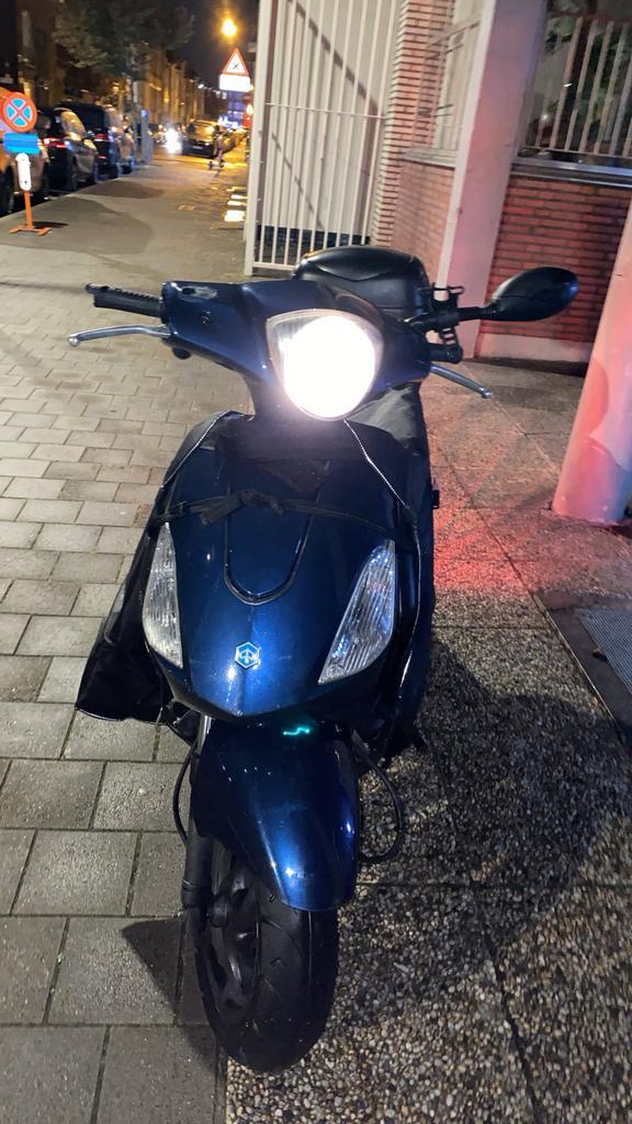Piaggio fly 50cc, Fietsen en Brommers, Scooters | Piaggio, Gebruikt, Fly, Klasse A (25 km/u), Benzine, Ophalen