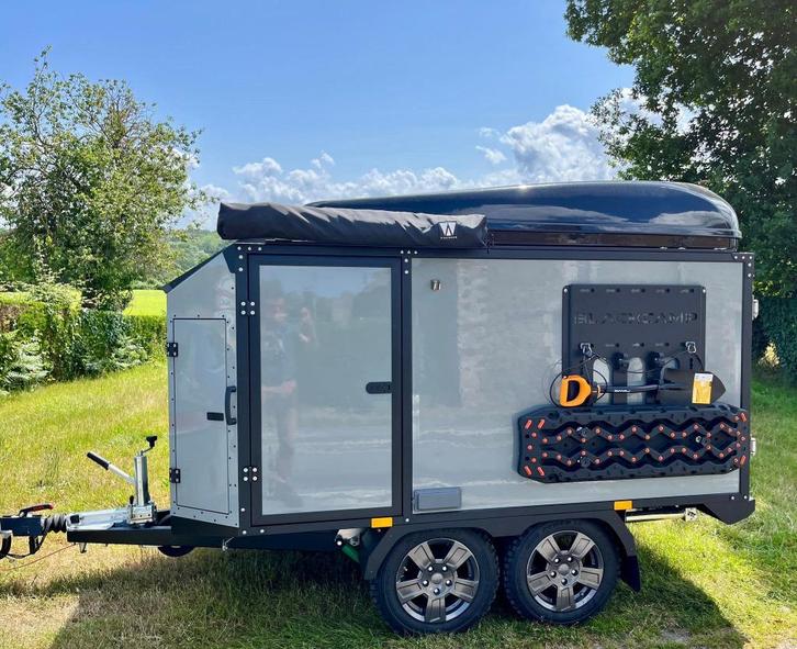 Remorque Caravane Blackcamp-Offroad, Caravans en Kamperen, Mobilhomes, Bedrijf, tot en met 4, Alkoof, Douche, Hordeur, Koelkast