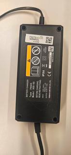 Yamaha snellader 36V 4 pins 4A, Fietsen en Brommers, Fietsaccessoires | Fietsaccu's, Ophalen of Verzenden, Zo goed als nieuw