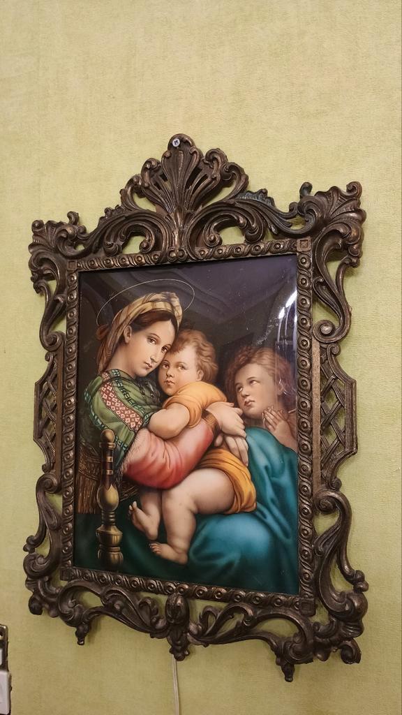 Cadre lumineux vierge à l'enfant aspect laiton h48/33, Antiquités & Art, Antiquités | Objets religieux, Enlèvement