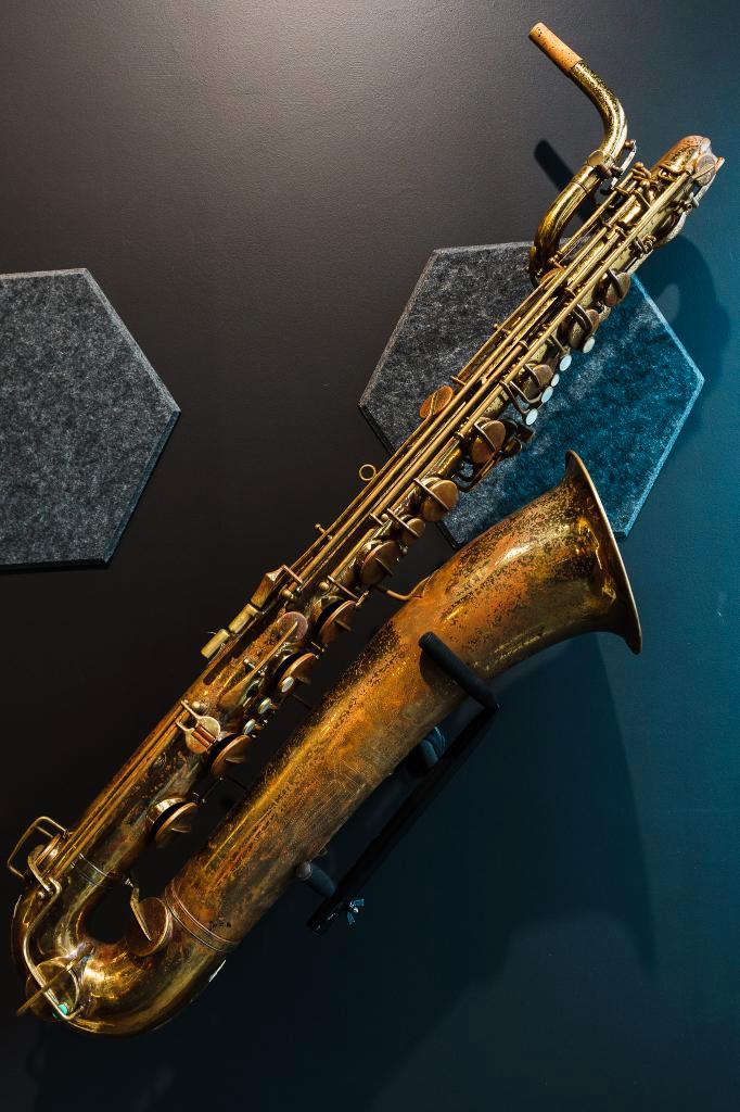 saxophone, Musique & Instruments, Instruments à vent | Saxophones, Utilisé, Bariton, Avec valise, Enlèvement