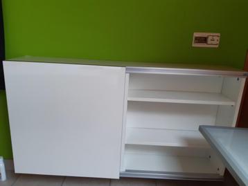 CD/barkast Ikea beschikbaar voor biedingen