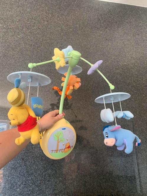 Muziekmobiel Tomy - Winnie The Pooh, Kinderen en Baby's, Speelgoed | Babyspeelgoed, Zo goed als nieuw, Mobiel, Met licht, Met geluid