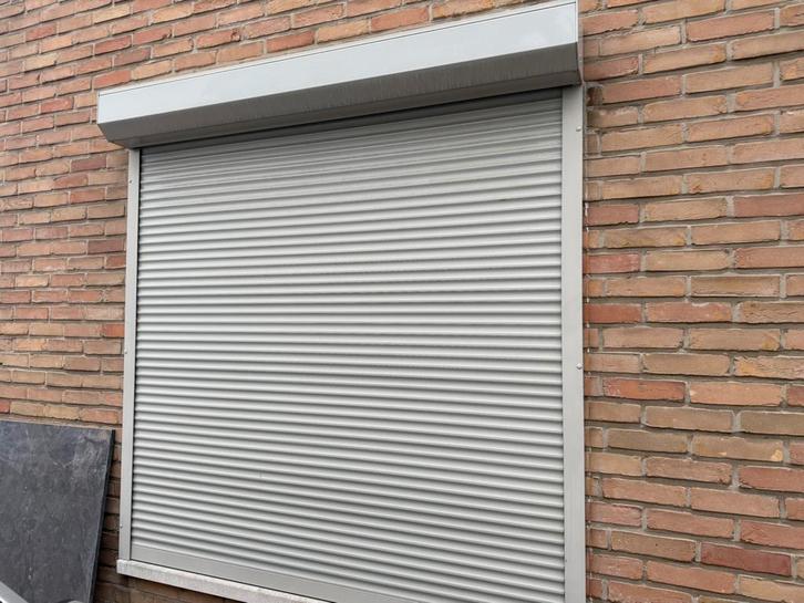 Voorzet rolluiken, Doe-het-zelf en Bouw, Rolluiken, Zo goed als nieuw, Ophalen