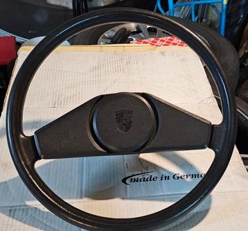 Volant pour Porsche 924 ou 944

 beschikbaar voor biedingen