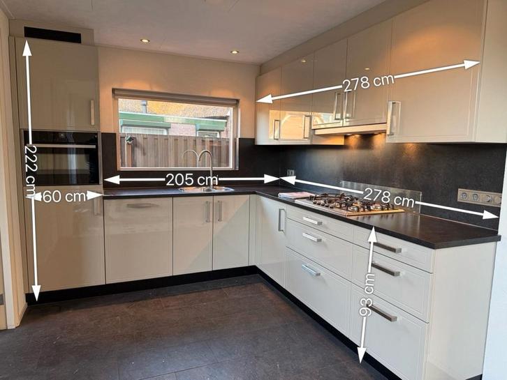 #4 Belle cuisine équipée moderne, Maison & Meubles, Cuisine | Cuisines complètes, Comme neuf, Cuisine d'angle, Bois, Brillant ou Laqué