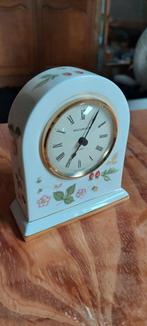 Wedgwood strawberry clock, Ophalen