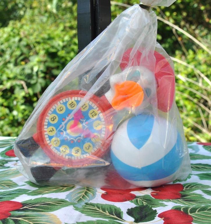 ancien jouet tirelire canard avec balle, Antiquités & Art, Antiquités | Jouets, Enlèvement ou Envoi