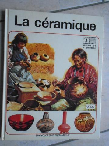 ENCYCLOPEDIE:CERAMIQUE 1976"UNIDE"/ANIMAUX AFRIQUE"HEMMA", Enlèvement ou Envoi