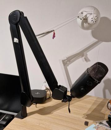 Yeti X + elgato arm mic beschikbaar voor biedingen