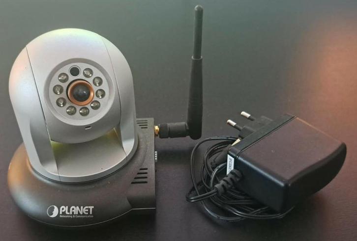 PLANET 3 Mega-Pixel Wireless IR PT IP Camera met adapter, Audio, Tv en Foto, Videobewaking, Zo goed als nieuw, Binnencamera, Ophalen of Verzenden