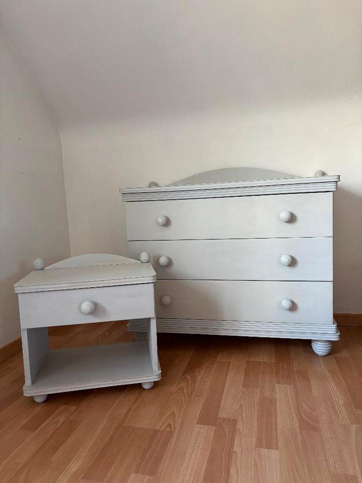 Commode avec plan à langer et table de nuit, Enfants & Bébés, Chambre d'enfant | Commodes & Armoires, Utilisé, Commode, 90 à 105 cm