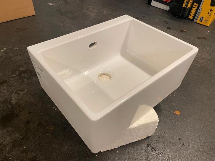 Nieuwe Geberit Publica gootsteen/uitgietbak - 50x39x20cm, Bricolage & Construction, Sanitaire, Neuf, Lavabo, Pierre, Enlèvement