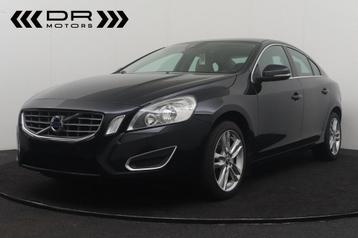 Volvo S60 T2 BENZINE MOMENTUM - LEDER - NAVI beschikbaar voor biedingen