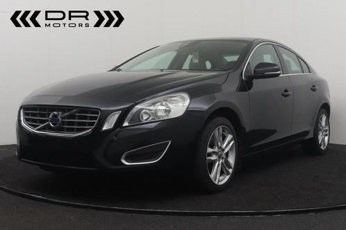 Volvo S60 T2 BENZINE MOMENTUM - LEDER - NAVI, Auto's, Volvo, S60, ABS, Airbags, Alarm, Bluetooth, Boordcomputer, Centrale vergrendeling