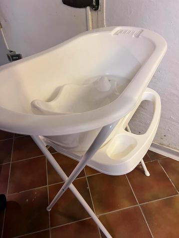 Bebejou babybadje met accessoires beschikbaar voor biedingen