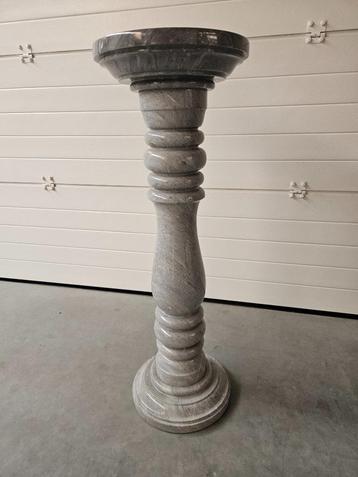 Marmeren grote zuil bovenblad 35 cm kan al mooie brons op!!! beschikbaar voor biedingen