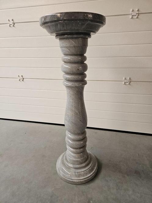 Marmeren grote zuil bovenblad 35 cm kan al mooie brons op!!!, Huis en Inrichting, Woonaccessoires | Zuilen en Pilaren, Zo goed als nieuw